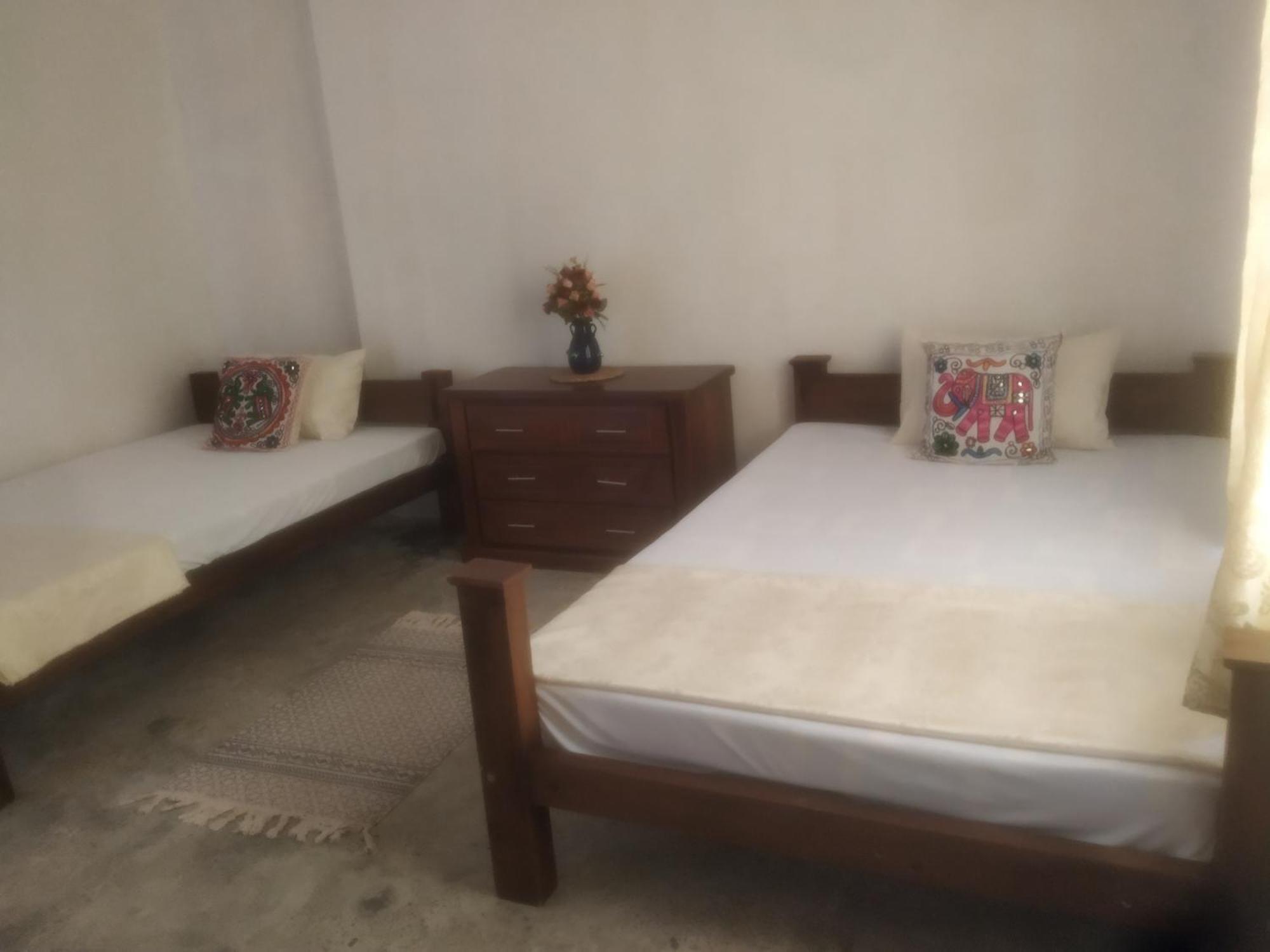 Barefoot Inn Kandy Exterior photo